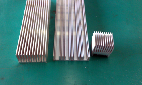 铝型材生产厂家谈谈铝型材表面凹凸波纹